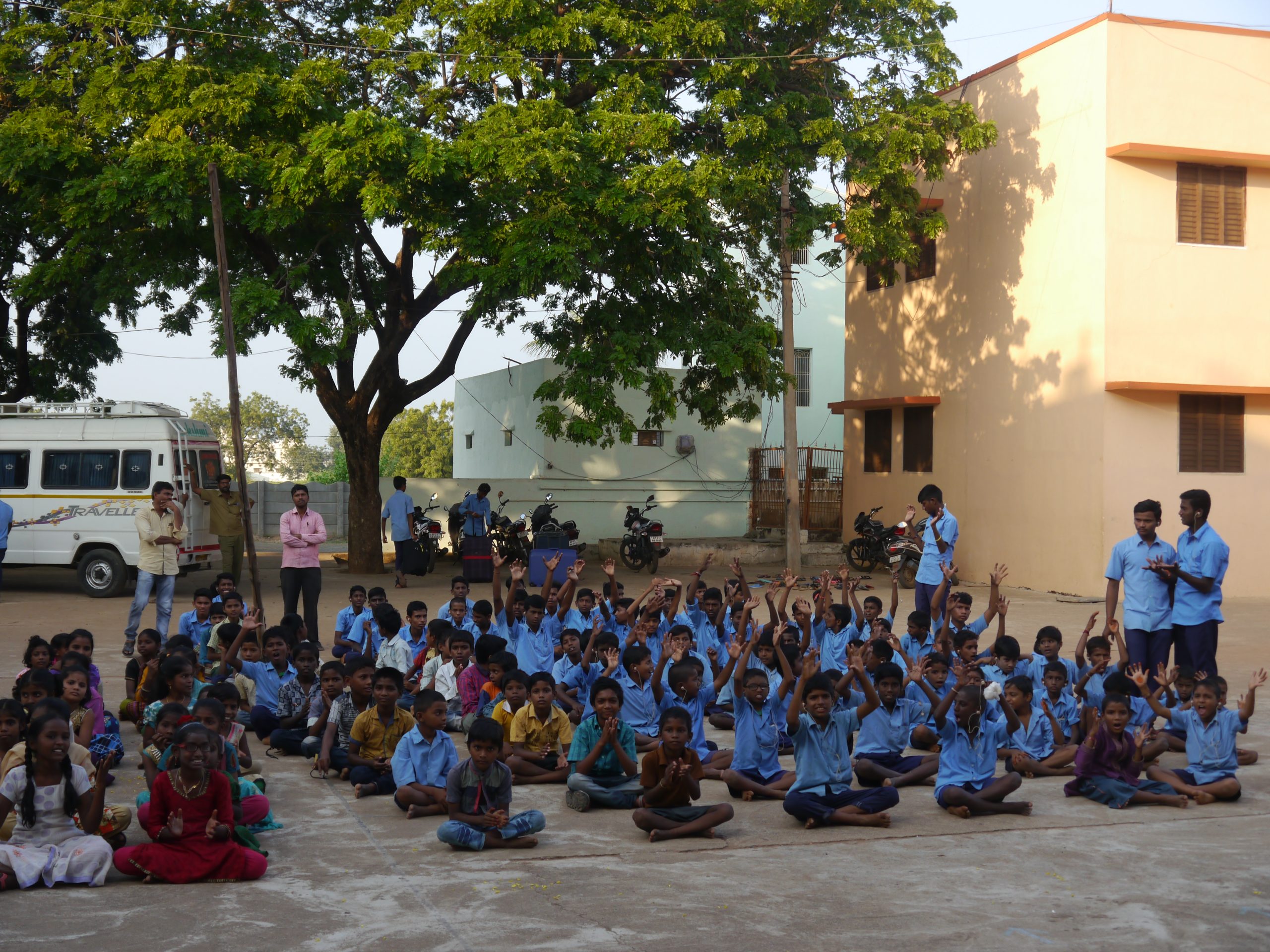 Schulkinder in Navajeevan